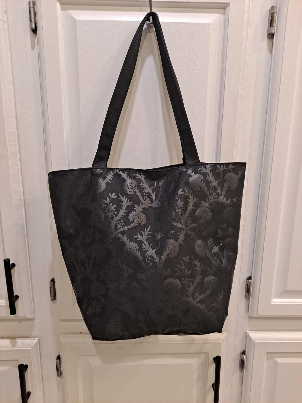 High Museum Of Art Atlanta Black Damask Floral Satin Nylon Tote Gold Medallion
